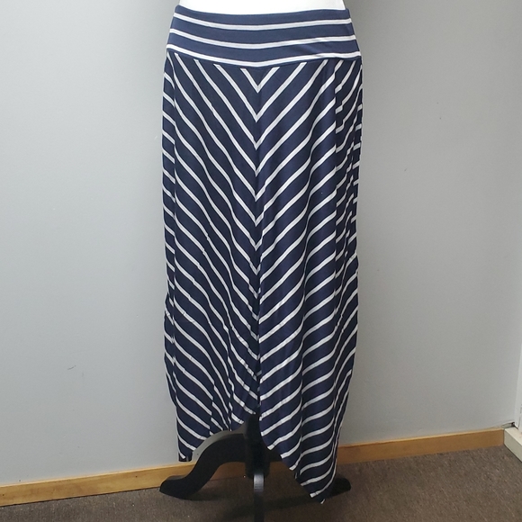 💥3 for $15💥 Joe fresh handkerchief skirt super soft! - Picture 1 of 8